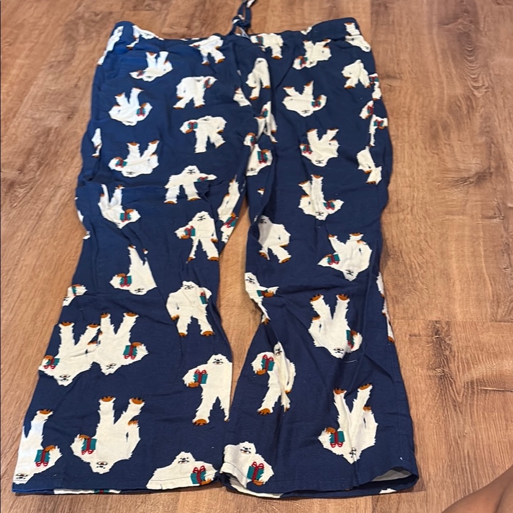 Old Navy Men’s Blue Pajama Pants with Yeti print